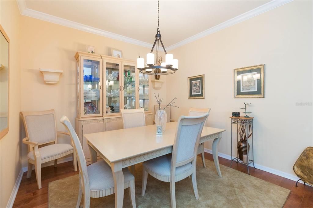 Activo con contrato: $370,000 (3 camas, 2 baños, 1852 Pies cuadrados)