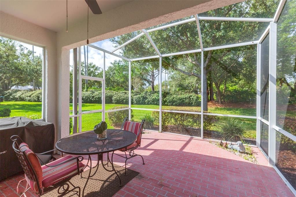 Activo con contrato: $370,000 (3 camas, 2 baños, 1852 Pies cuadrados)