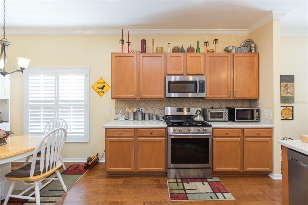 Activo con contrato: $370,000 (3 camas, 2 baños, 1852 Pies cuadrados)