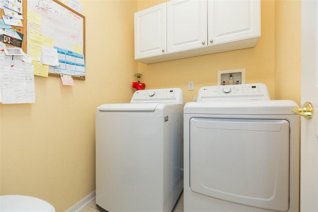 Activo con contrato: $370,000 (3 camas, 2 baños, 1852 Pies cuadrados)