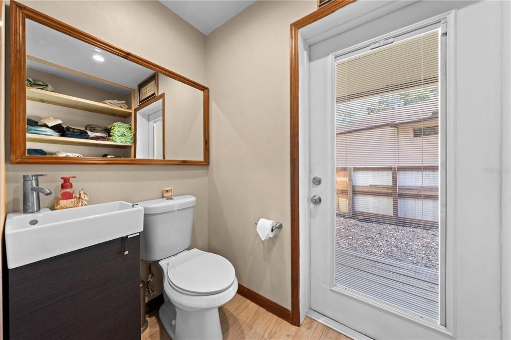 Activo con contrato: $525,000 (4 camas, 2 baños, 2306 Pies cuadrados)