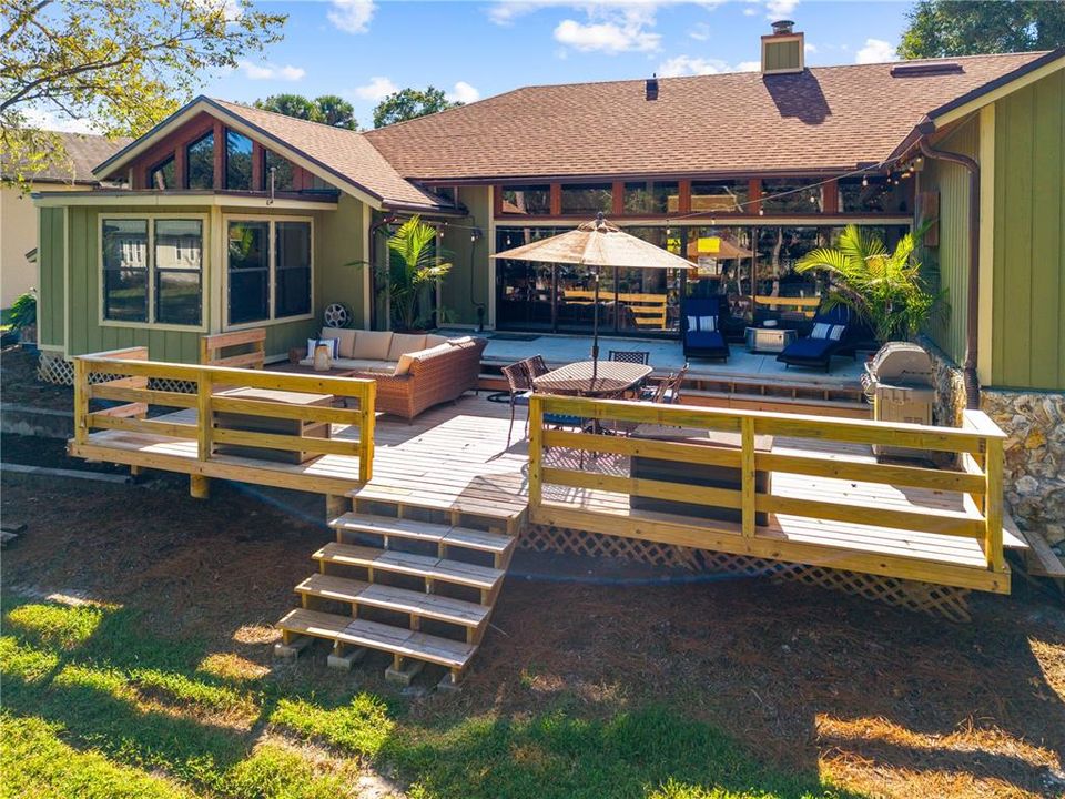 Activo con contrato: $525,000 (4 camas, 2 baños, 2306 Pies cuadrados)