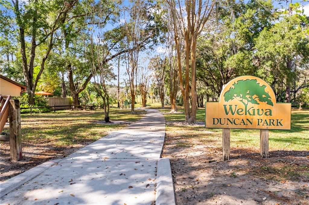 Activo con contrato: $525,000 (4 camas, 2 baños, 2306 Pies cuadrados)