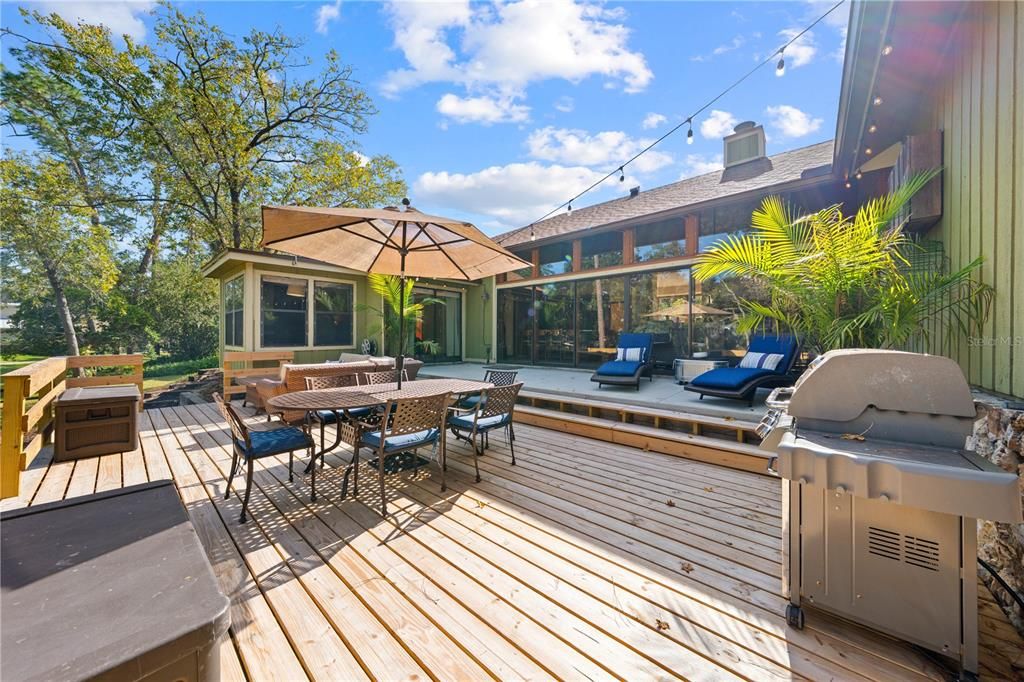 Activo con contrato: $525,000 (4 camas, 2 baños, 2306 Pies cuadrados)