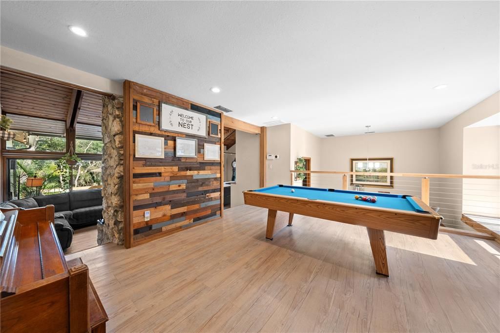 Activo con contrato: $525,000 (4 camas, 2 baños, 2306 Pies cuadrados)