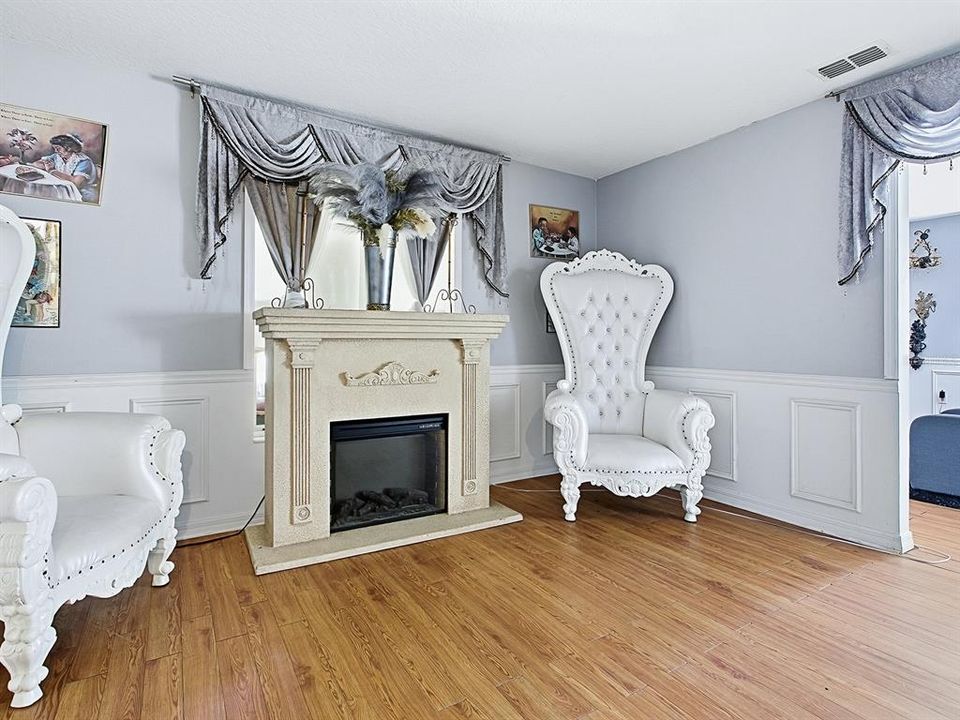 For Sale: $399,000 (4 beds, 2 baths, 2948 Square Feet)