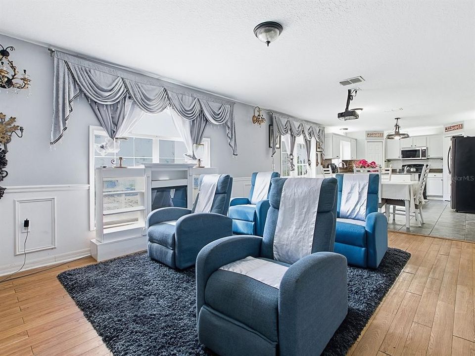 For Sale: $399,000 (4 beds, 2 baths, 2948 Square Feet)