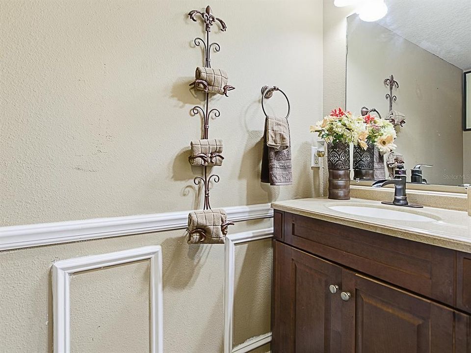 For Sale: $399,000 (4 beds, 2 baths, 2948 Square Feet)