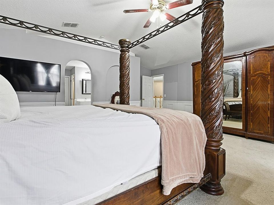 For Sale: $399,000 (4 beds, 2 baths, 2948 Square Feet)