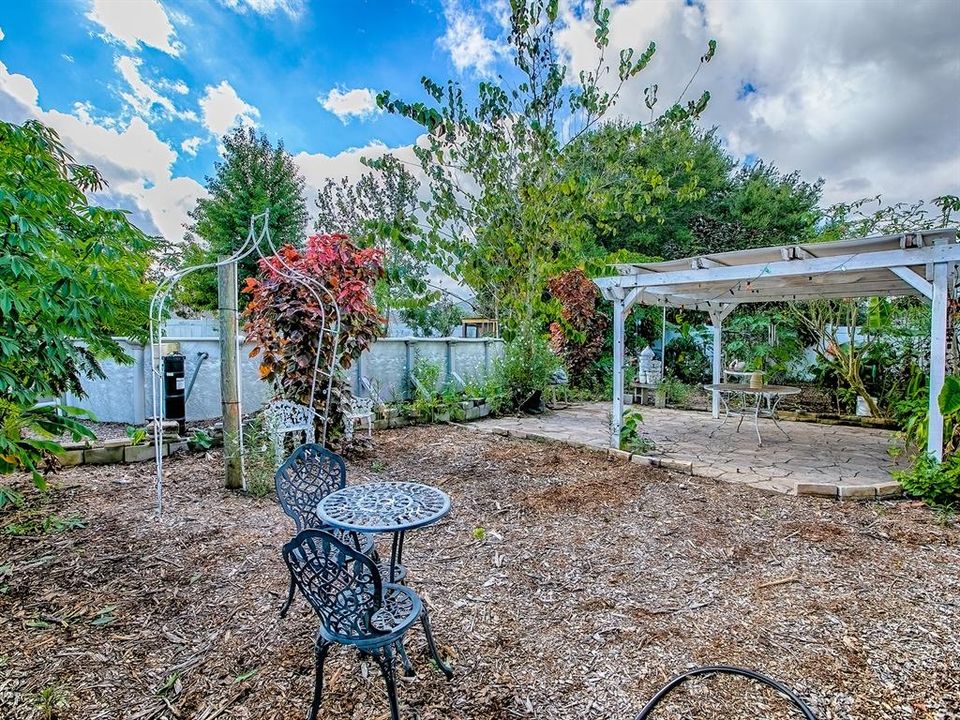For Sale: $399,000 (4 beds, 2 baths, 2948 Square Feet)