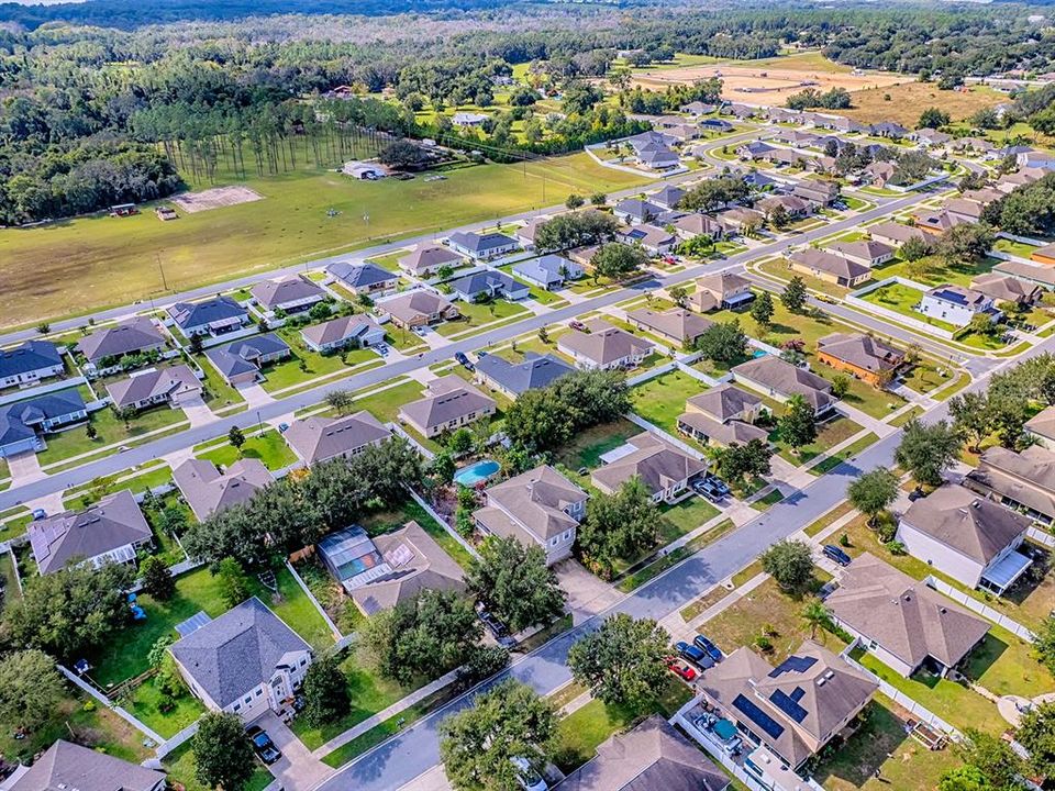 For Sale: $399,000 (4 beds, 2 baths, 2948 Square Feet)