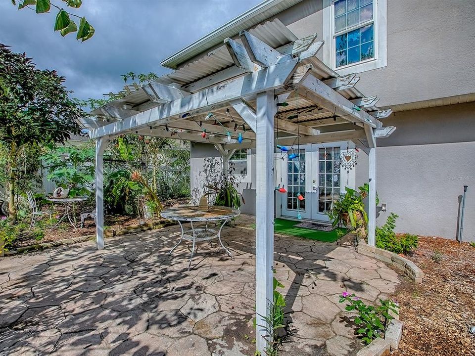 For Sale: $399,000 (4 beds, 2 baths, 2948 Square Feet)