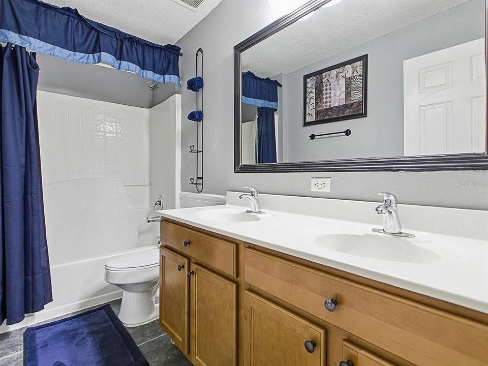 For Sale: $399,000 (4 beds, 2 baths, 2948 Square Feet)