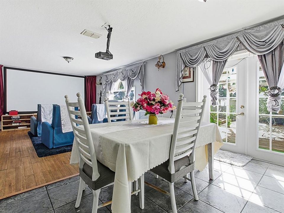 For Sale: $399,000 (4 beds, 2 baths, 2948 Square Feet)