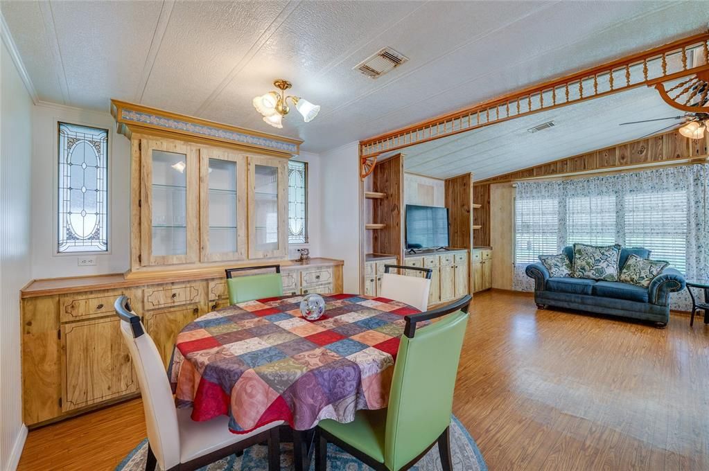 Active With Contract: $149,900 (2 beds, 2 baths, 1344 Square Feet)