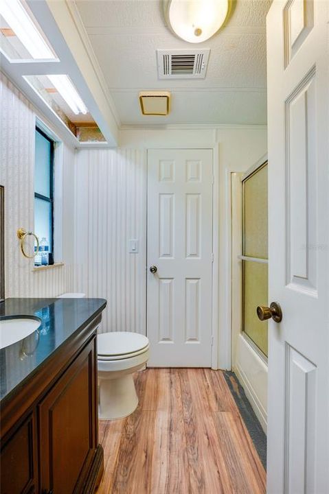 Active With Contract: $149,900 (2 beds, 2 baths, 1344 Square Feet)