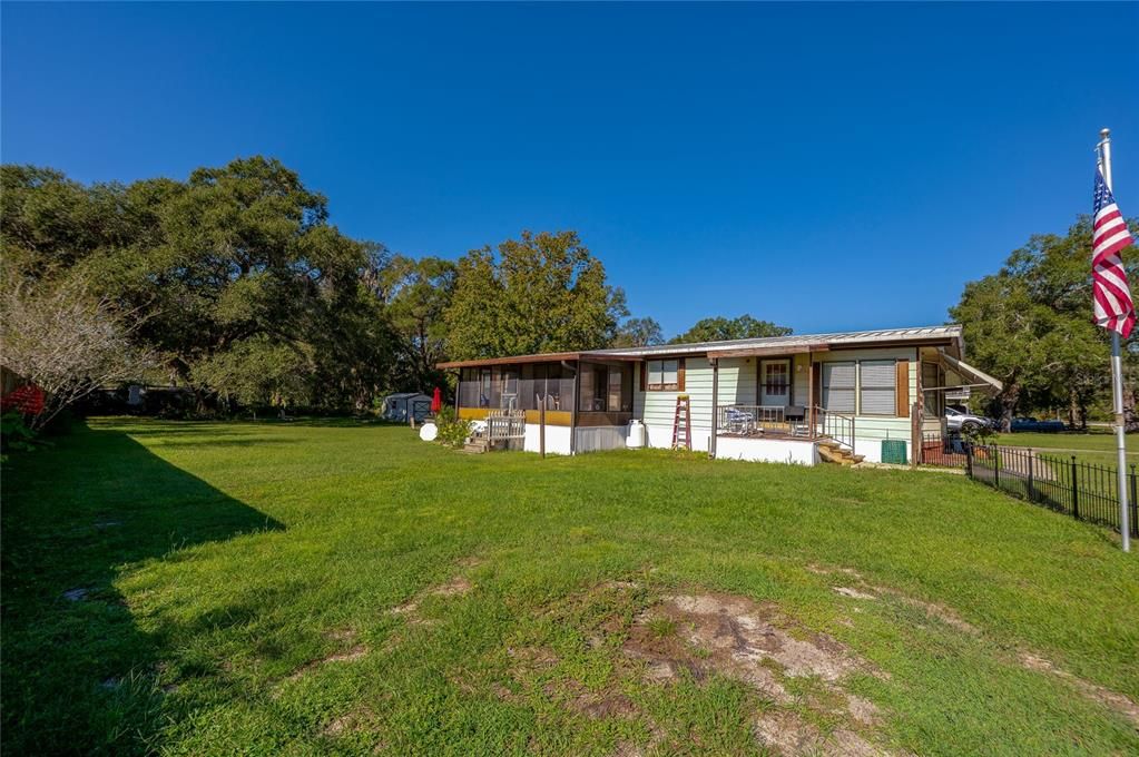 Active With Contract: $149,900 (2 beds, 2 baths, 1344 Square Feet)