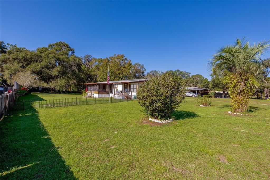 Active With Contract: $149,900 (2 beds, 2 baths, 1344 Square Feet)