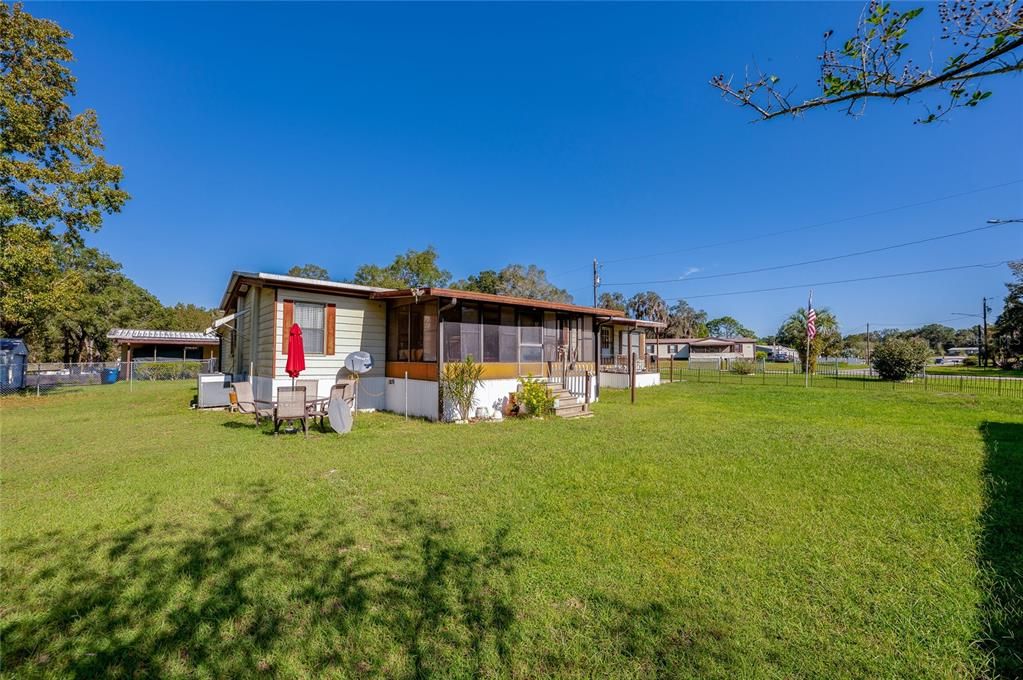 Active With Contract: $149,900 (2 beds, 2 baths, 1344 Square Feet)