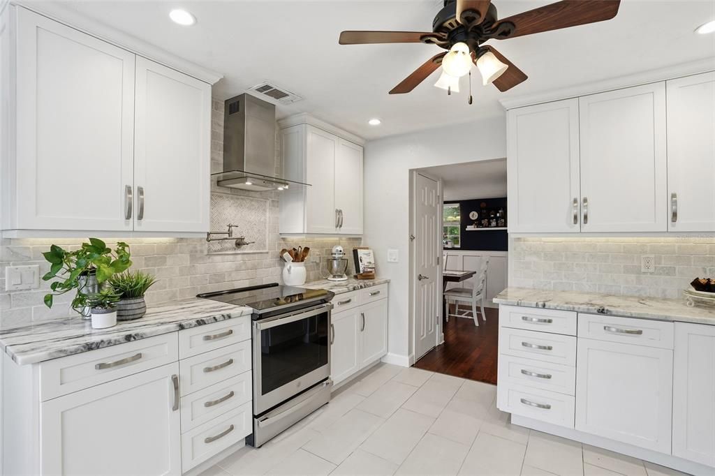 待售: $810,000 (3 贝兹, 2 浴室, 1666 平方英尺)