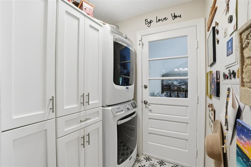 待售: $810,000 (3 贝兹, 2 浴室, 1666 平方英尺)