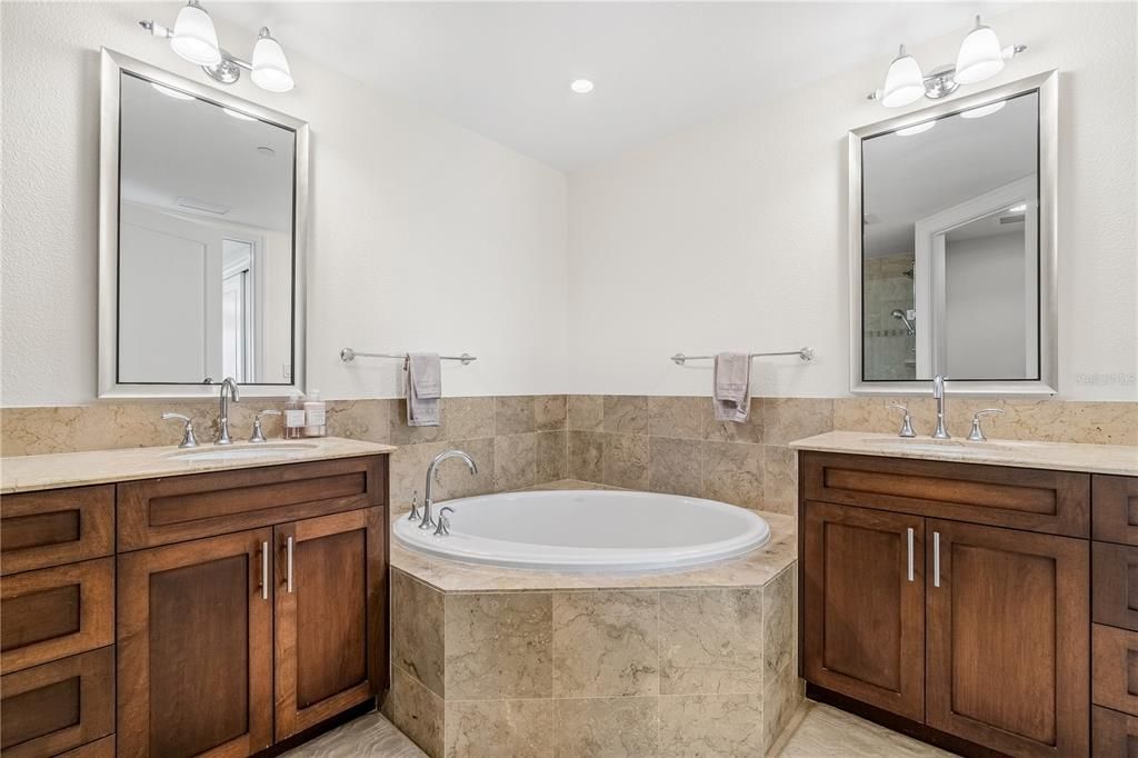 For Rent: $7,500 (3 beds, 2 baths, 2425 Square Feet)