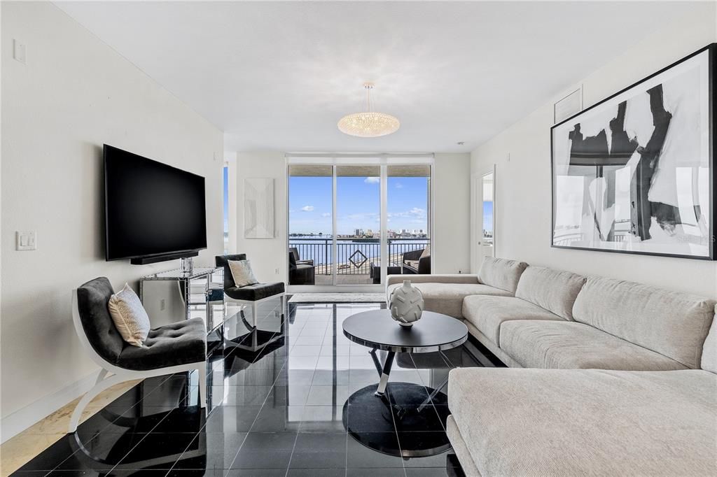 For Rent: $7,500 (3 beds, 2 baths, 2425 Square Feet)