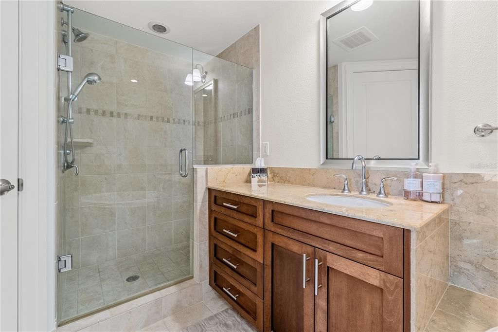 For Rent: $7,500 (3 beds, 2 baths, 2425 Square Feet)