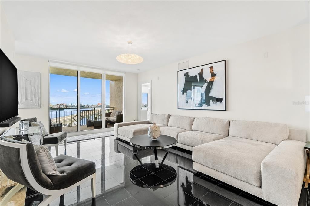 For Rent: $7,500 (3 beds, 2 baths, 2425 Square Feet)