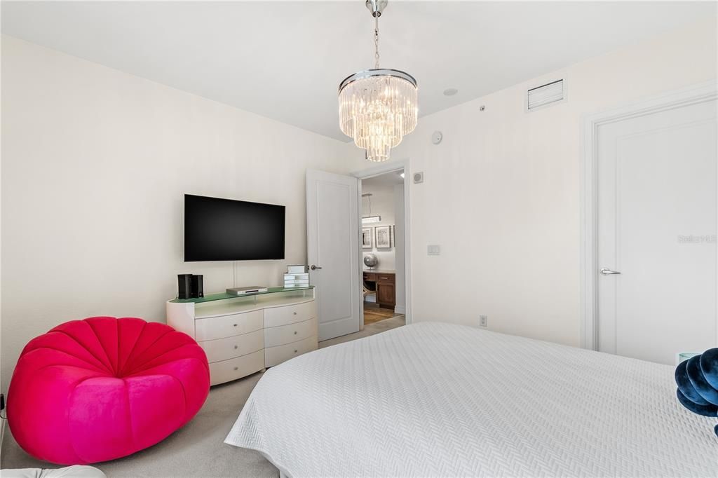 For Rent: $7,500 (3 beds, 2 baths, 2425 Square Feet)