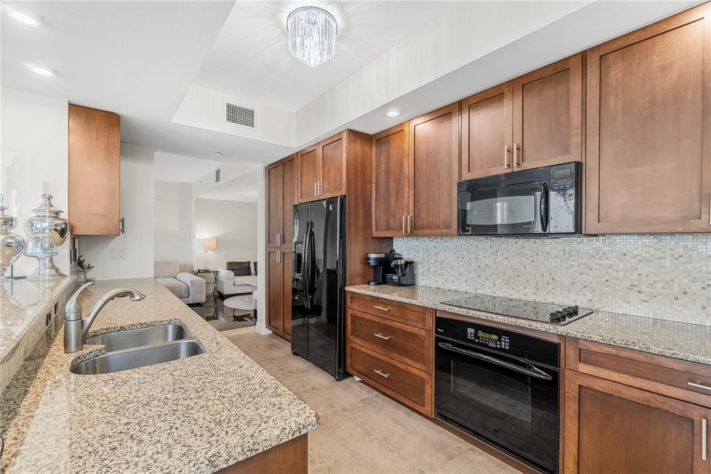 For Rent: $7,500 (3 beds, 2 baths, 2425 Square Feet)