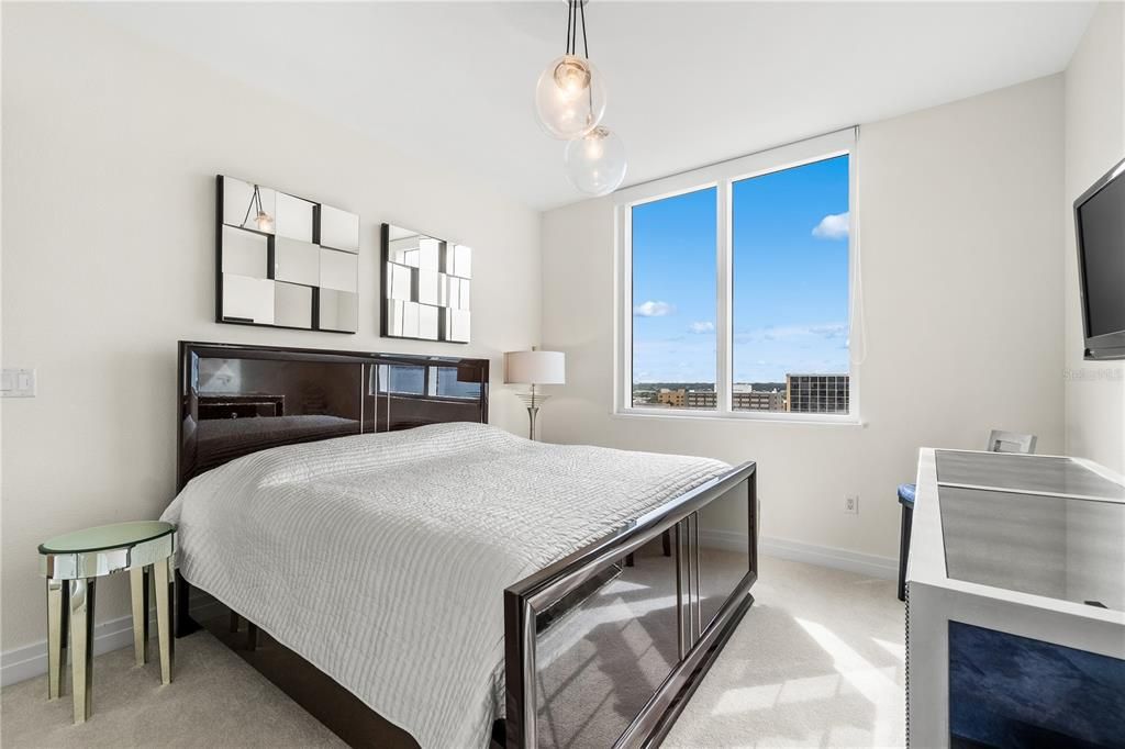 For Rent: $7,500 (3 beds, 2 baths, 2425 Square Feet)