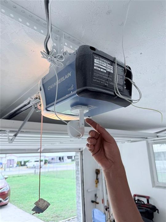 For Sale: $385,000 (3 beds, 2 baths, 1749 Square Feet)