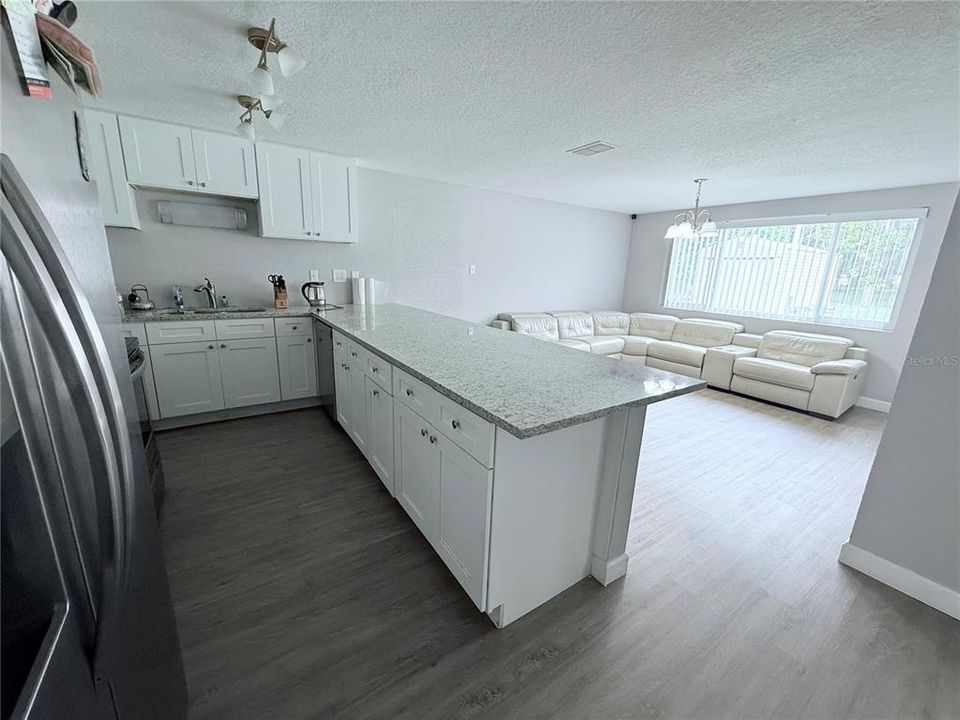 For Sale: $385,000 (3 beds, 2 baths, 1749 Square Feet)