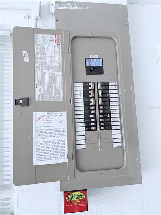 For Sale: $385,000 (3 beds, 2 baths, 1749 Square Feet)