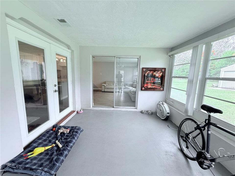 For Sale: $385,000 (3 beds, 2 baths, 1749 Square Feet)