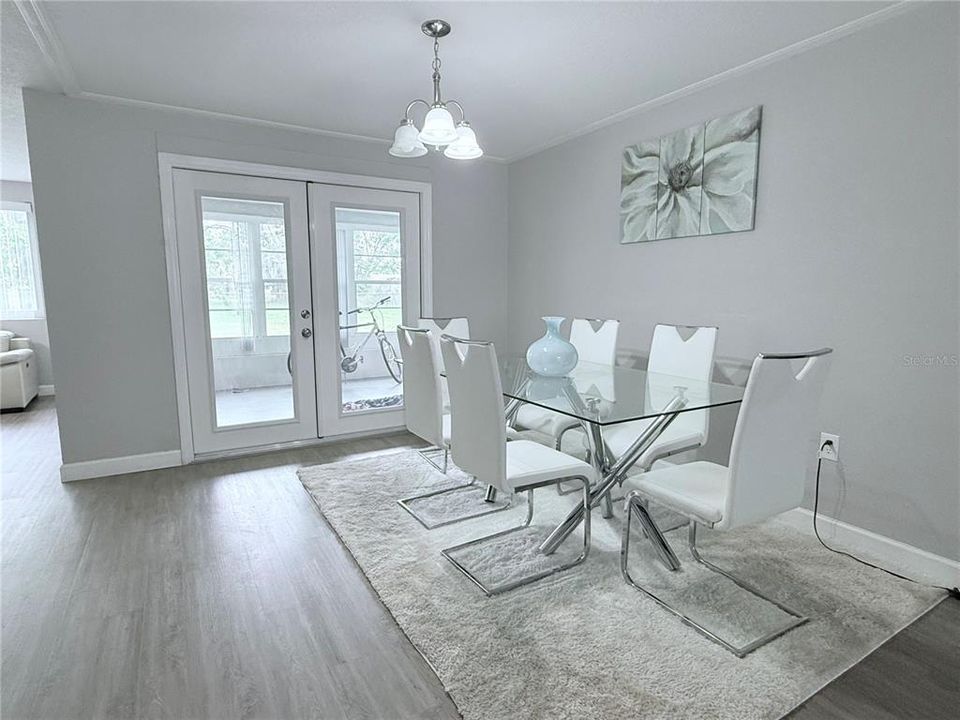 For Sale: $385,000 (3 beds, 2 baths, 1749 Square Feet)