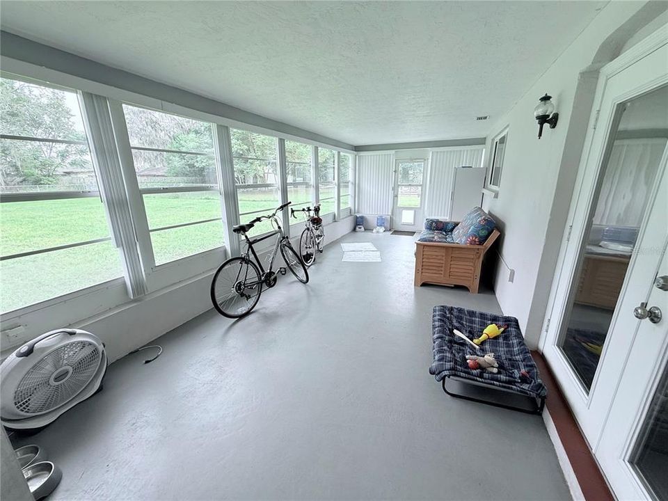 For Sale: $385,000 (3 beds, 2 baths, 1749 Square Feet)