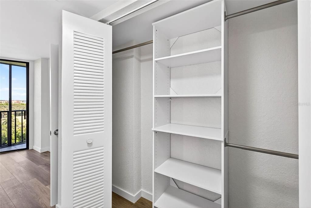 For Sale: $249,900 (2 beds, 2 baths, 960 Square Feet)