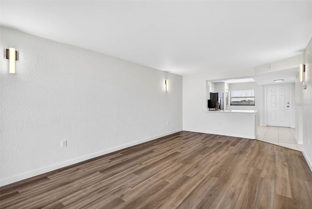 For Sale: $249,900 (2 beds, 2 baths, 960 Square Feet)