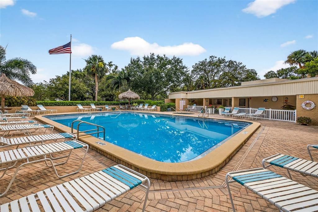 For Sale: $249,900 (2 beds, 2 baths, 960 Square Feet)