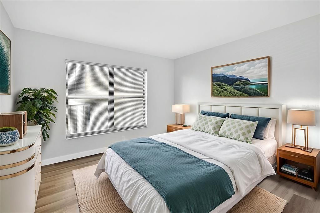 For Sale: $249,900 (2 beds, 2 baths, 960 Square Feet)