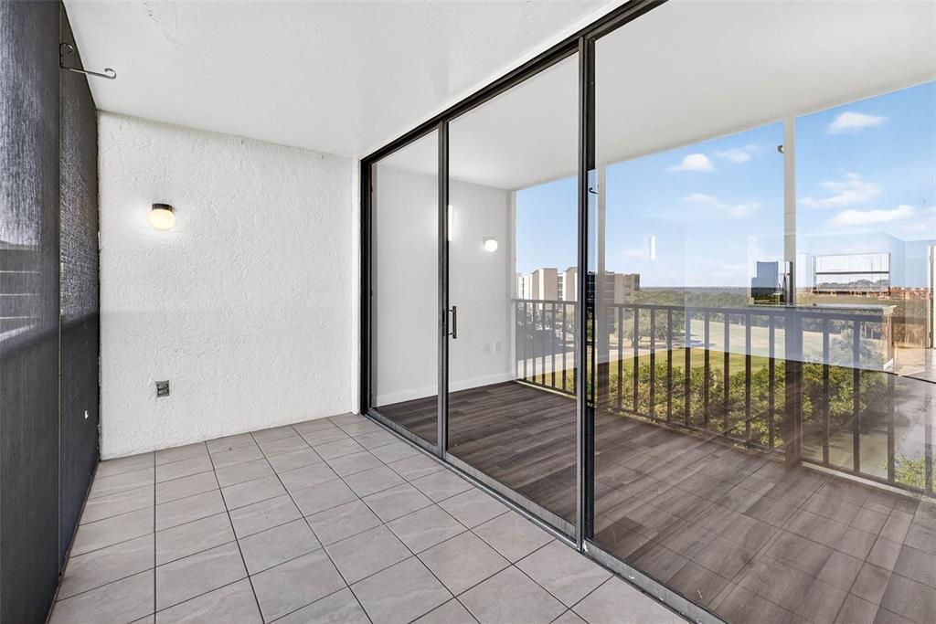 For Sale: $249,900 (2 beds, 2 baths, 960 Square Feet)