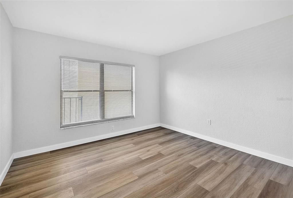 For Sale: $249,900 (2 beds, 2 baths, 960 Square Feet)