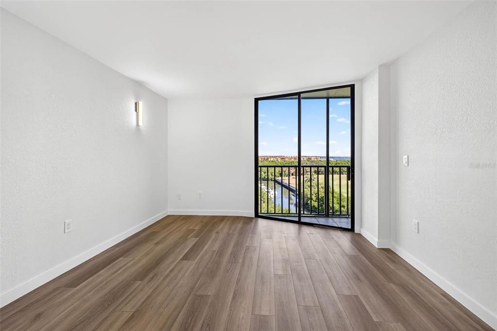 For Sale: $249,900 (2 beds, 2 baths, 960 Square Feet)