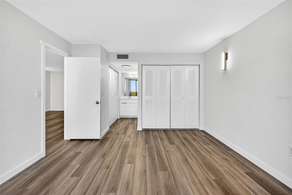 For Sale: $249,900 (2 beds, 2 baths, 960 Square Feet)