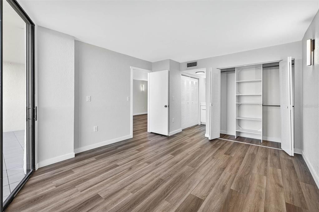 For Sale: $249,900 (2 beds, 2 baths, 960 Square Feet)