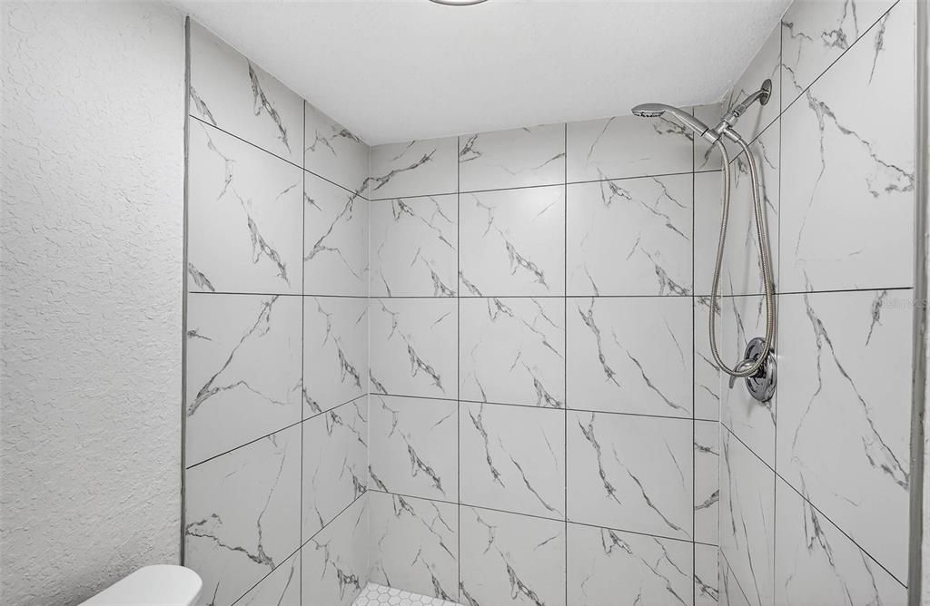 For Sale: $249,900 (2 beds, 2 baths, 960 Square Feet)