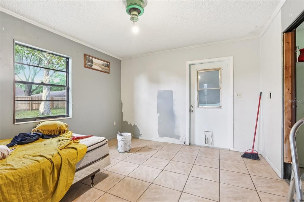 Active With Contract: $239,900 (3 beds, 2 baths, 1374 Square Feet)