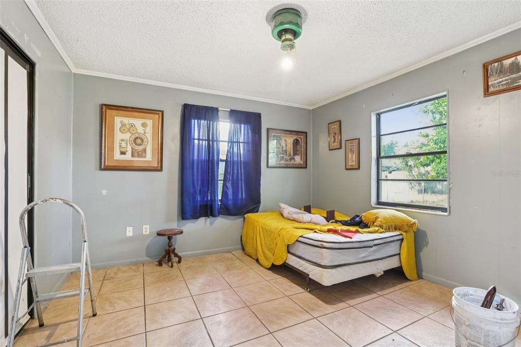 Active With Contract: $239,900 (3 beds, 2 baths, 1374 Square Feet)